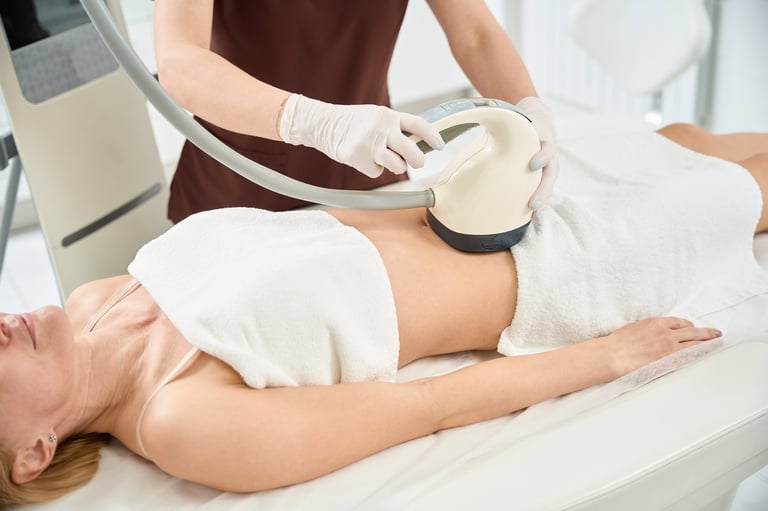 Lipo laser slimming treatment for body contouring